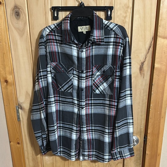 1897 Black and White Plaid Button-Up Shirt With Red Accent - Picture 1 of 5
